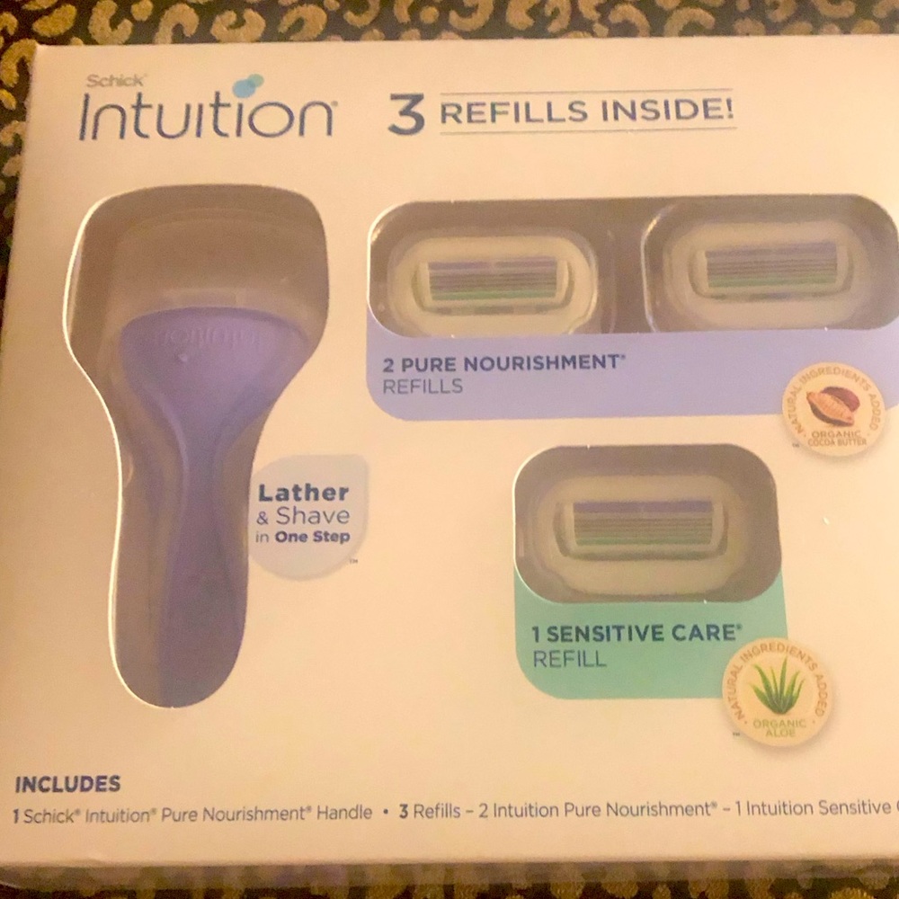 Schick Intuition Razor Set Handle 3 Refills - Picture 6 of 6